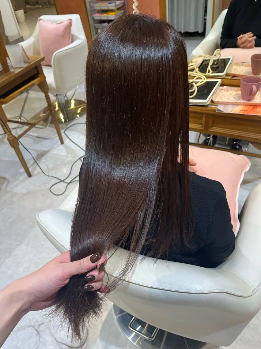 ロング カット ヘアカラー トリートメント 梛木 唯のヘアスタイル