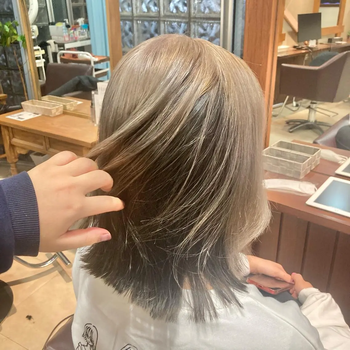 ミディアム カラー インナーカラー カット ヘアカラー トリートメント カットが上手い 💇♂🌸サク🌸のヘアスタイル
