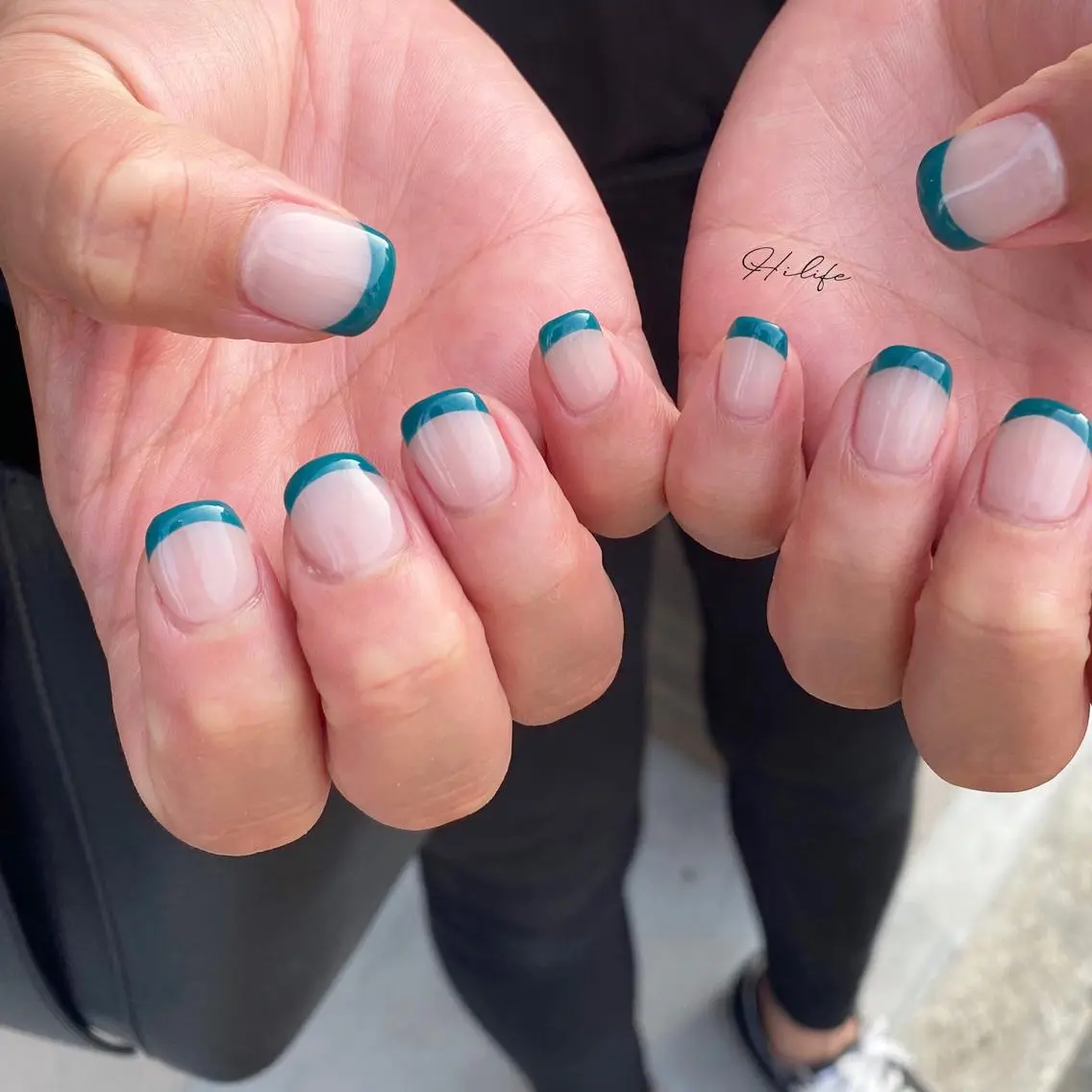 ネイル フレンチネイル ネイルチップ Nail Adore.のネイルデザイン