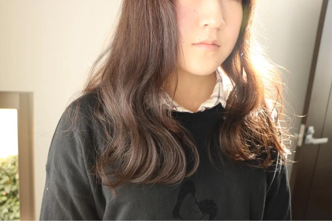 セミロング ロング カラー ブルーカラー ブルージュ soins de MaLilyのヘアスタイル