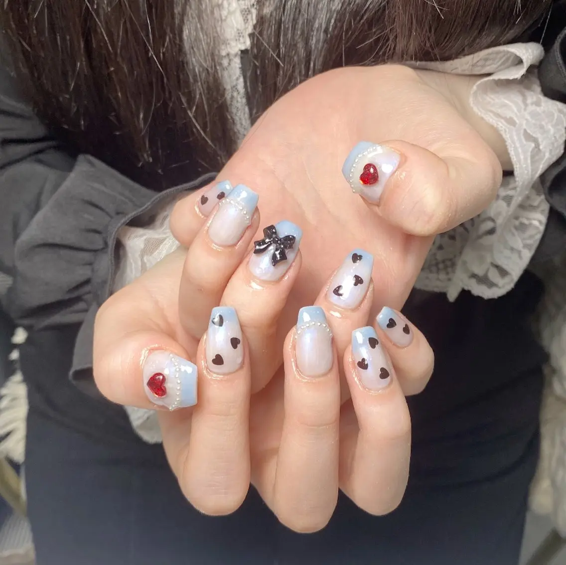 ネイル チークネイル フレンチネイル ジェルネイル ガーリー キラキラネイル ハンドネイル UM Nail Salonのネイルデザイン