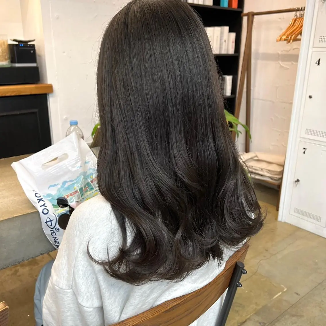 セミロング カラー アッシュ ミント 顔まわりカット✨艶髪 ✨髪質改善✨伴響佳のヘアスタイル