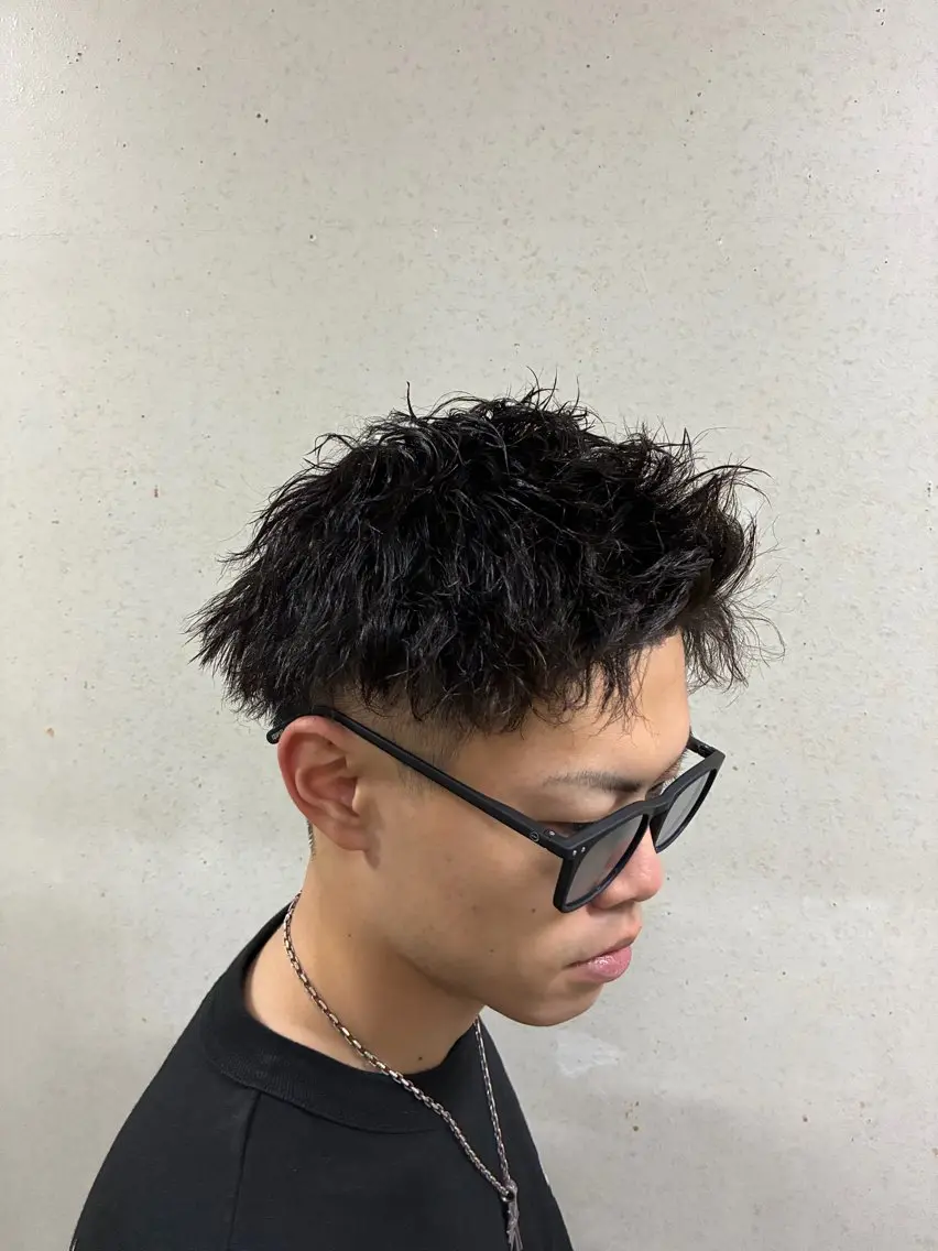 ショート パーマ メンズ 大嶋 優人のヘアスタイル