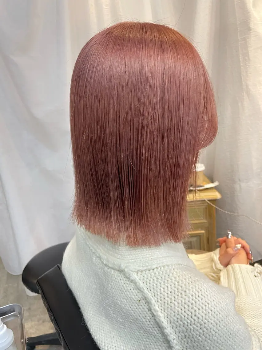 ミディアム カラー ブリーチ ハイトーンカラー 顔周りカット 🎀サヤカ🎀のヘアスタイル