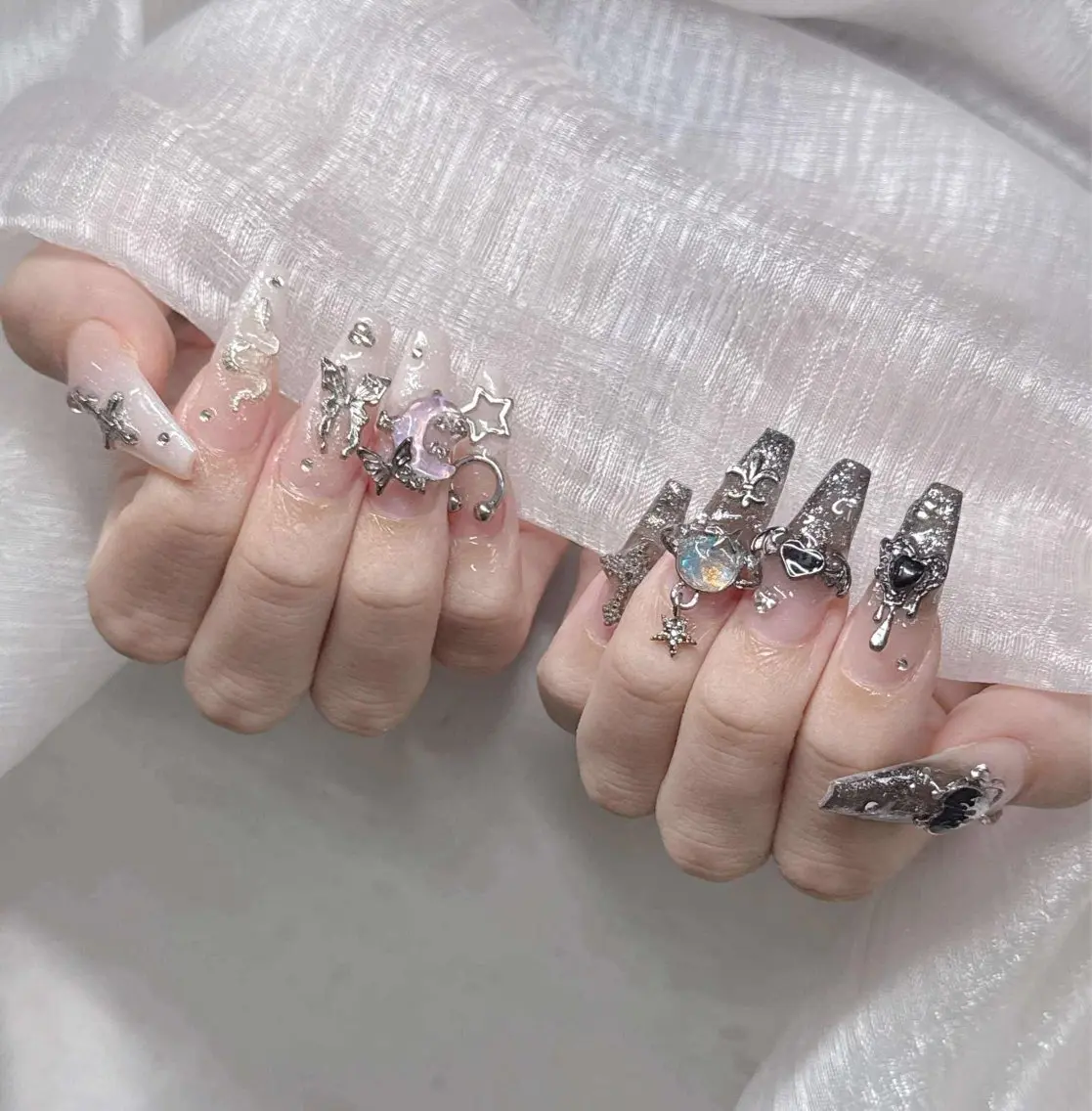 ネイル 長さ出し グラデーション 卒業式 キラキラネイル マグネットネイル ハンドネイル Lee Nailsのネイルデザイン