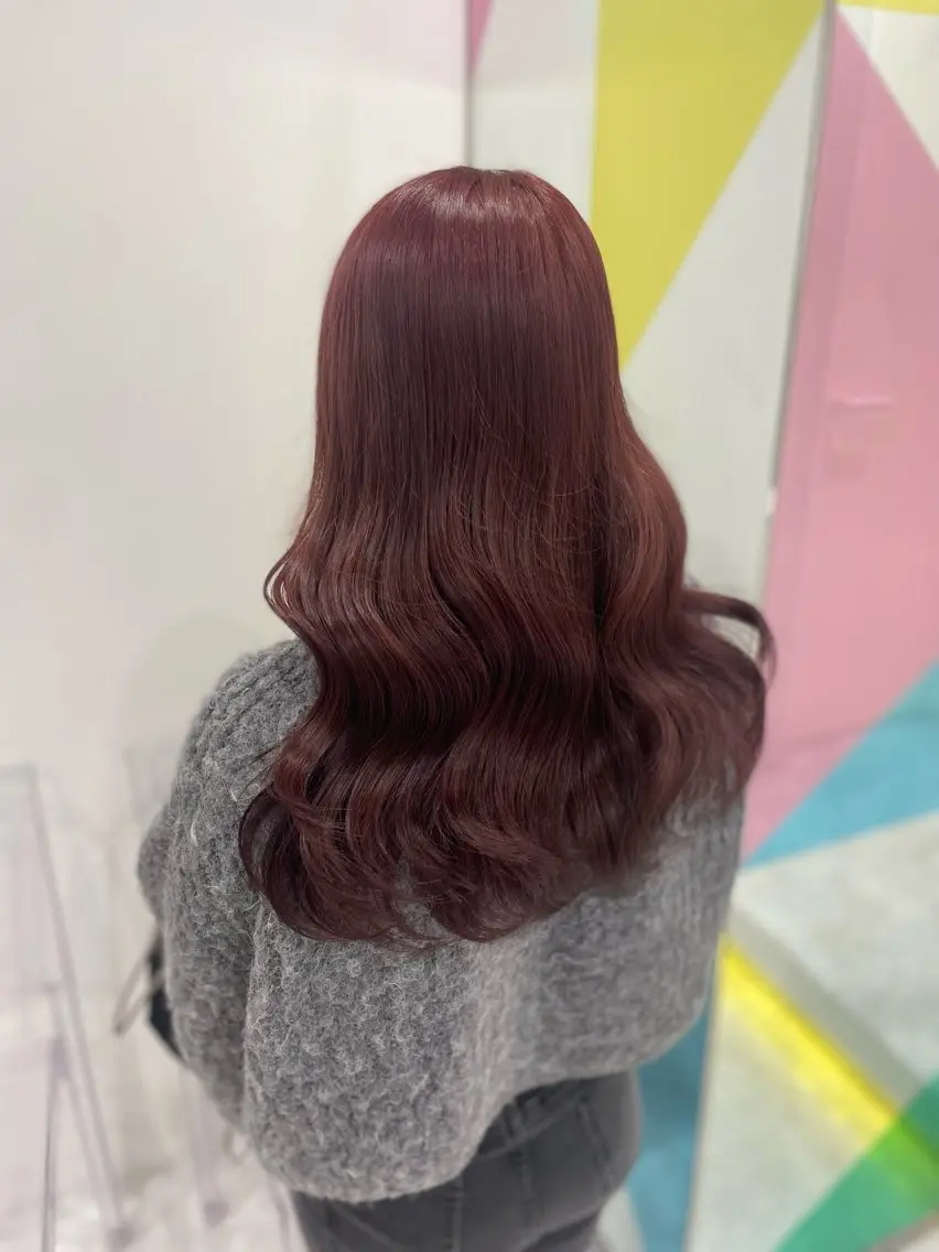 ロング カラー カット ヘアカラー トリートメント ヘッドスパ 韓国風艶髪🎀 暖色カラー🤍のヘアスタイル