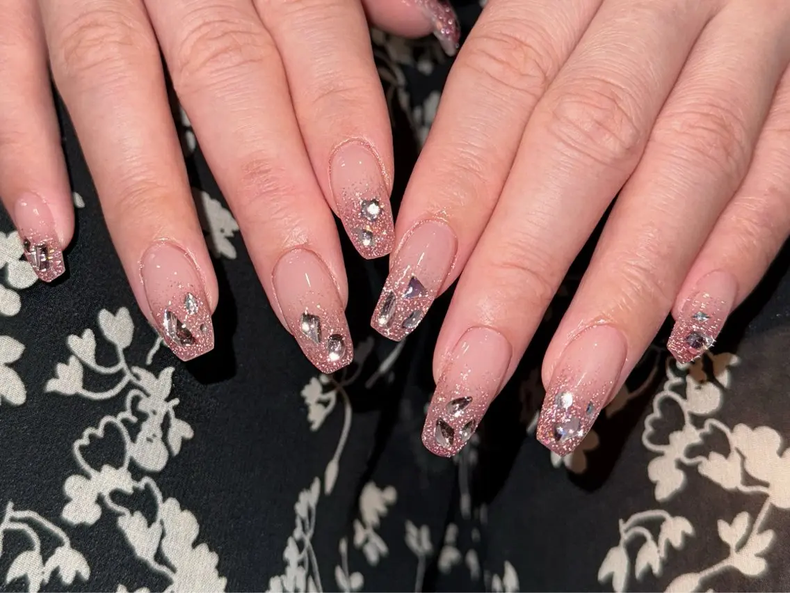 ネイル オーロラネイル 長さ出し フレンチネイル ジェルネイル ガラスフレンチ Rela・S NAILのネイルデザイン