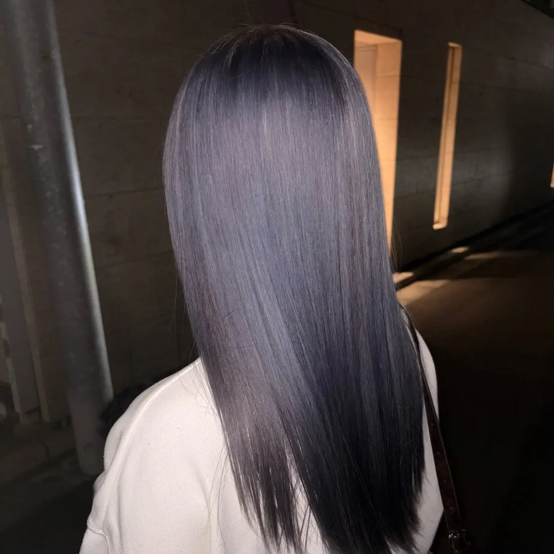 ロング ヘアカラー 小林 結月のヘアスタイル
