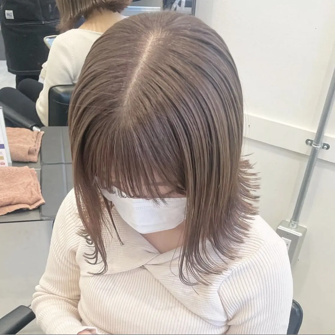 ショート カラー ブリーチ グレージュ ミルクティーグレージュ カット ヘアカラー トリートメント 美髪矯正/透明感カラ ー🫧YUUKI🫧のヘアスタイル