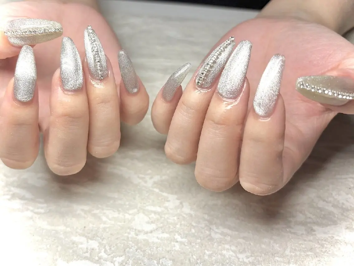 ネイル マグネットネイル JULIE NAILのネイルデザイン
