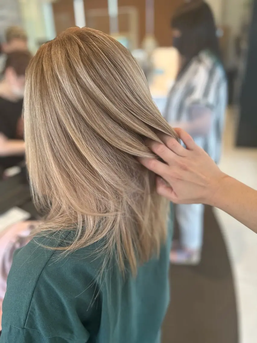 ミディアム カラー ブリーチ デザインカラー ハイライトカラー ハイトーンカラー ハイライト ヘアカラー カラーと言ったら SAWARAのヘアスタイル