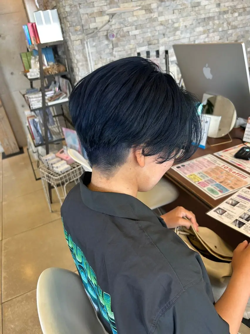 ショート カラー 丸山 莉世のヘアスタイル