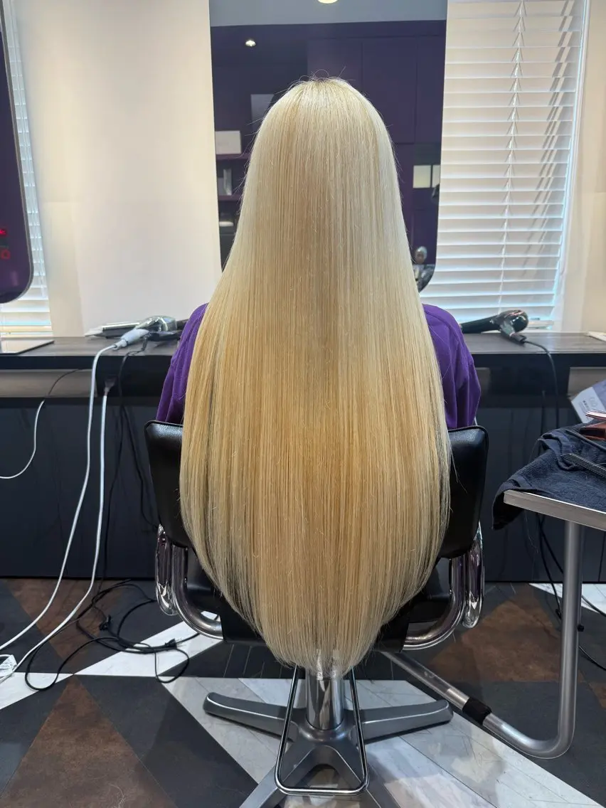 ロング カラー ブリーチ 加藤 まりえのヘアスタイル