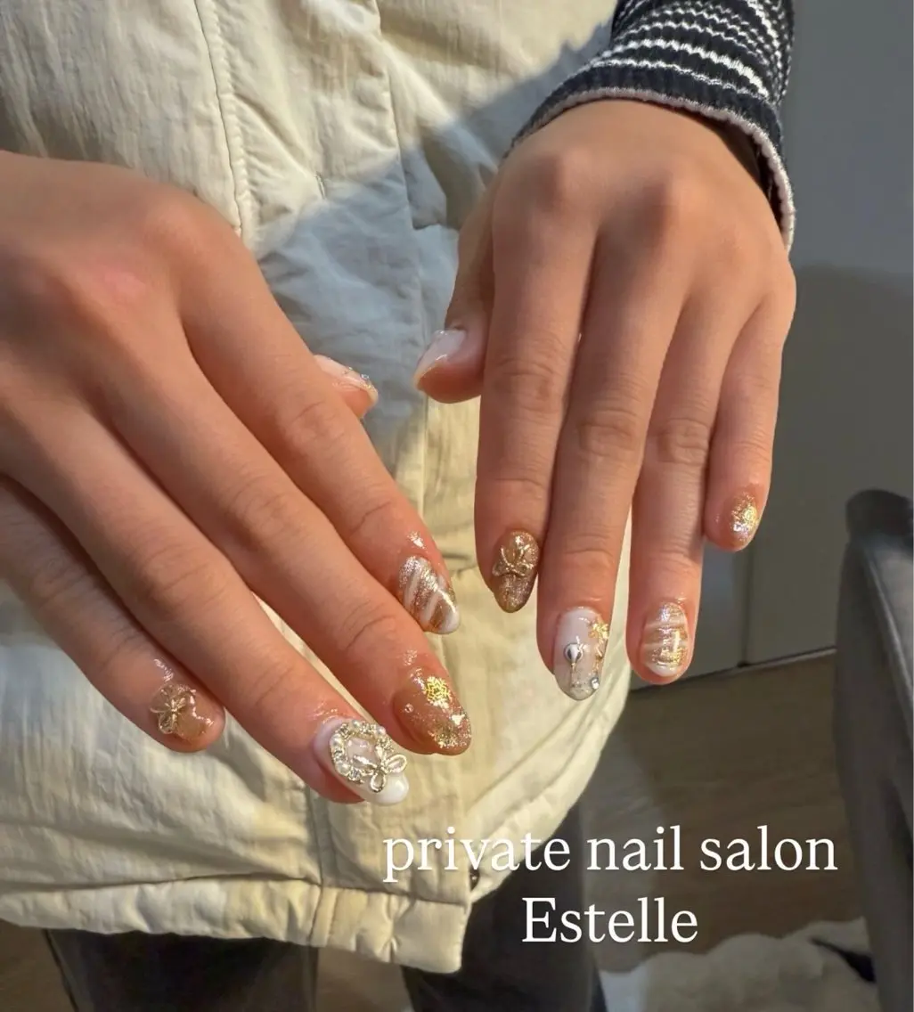 ネイル キラキラネイル ミラーネイル ホワイト ハンドネイル nail salon Estelleのネイルデザイン