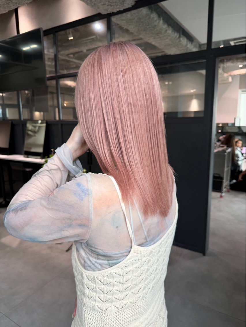 ロング カラー ピンクカラー ヘアカラー miyu ブリーチカラーのヘアスタイル