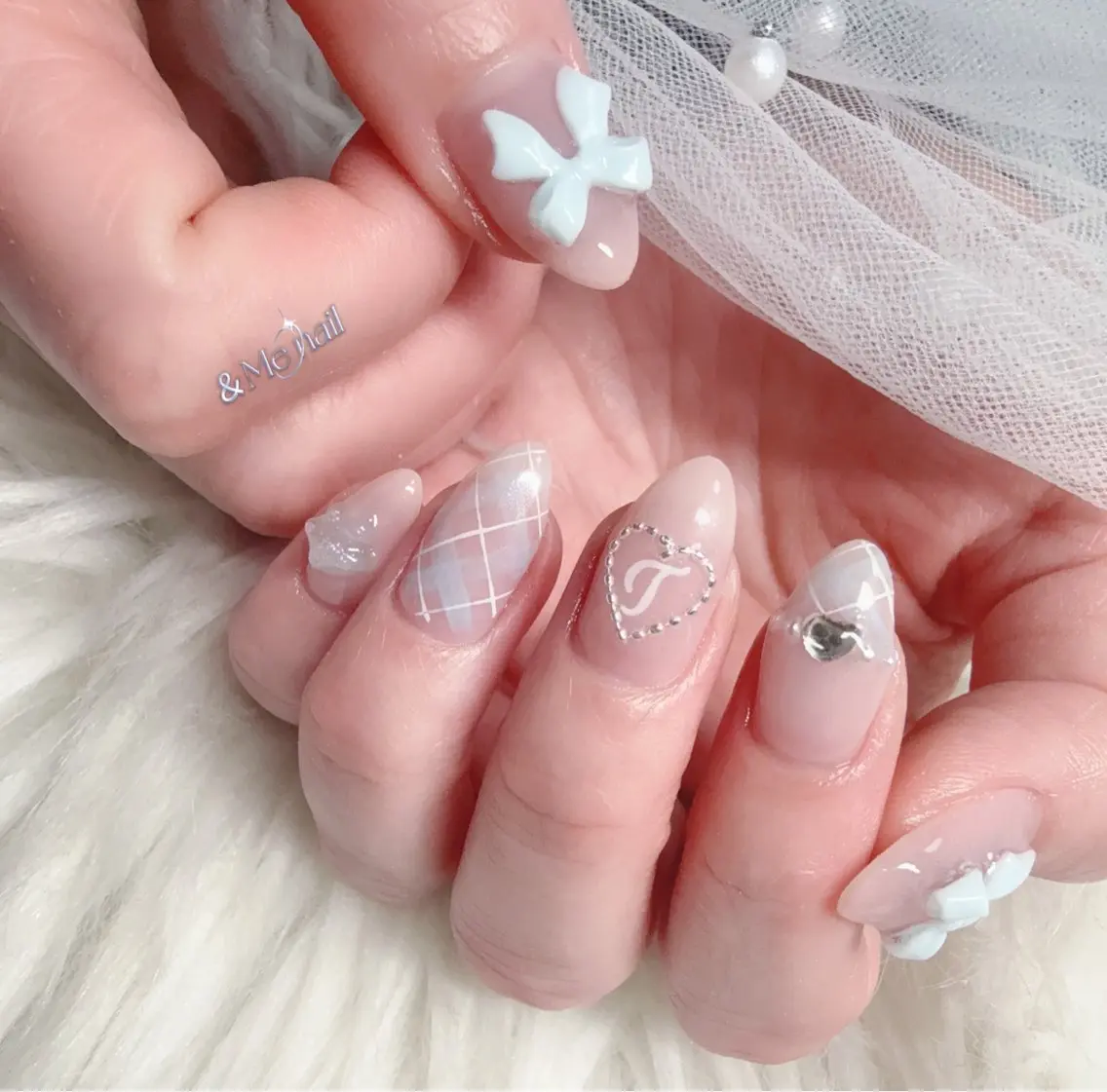 ネイル ハンドネイル &ME ネイルサロンのネイルデザイン