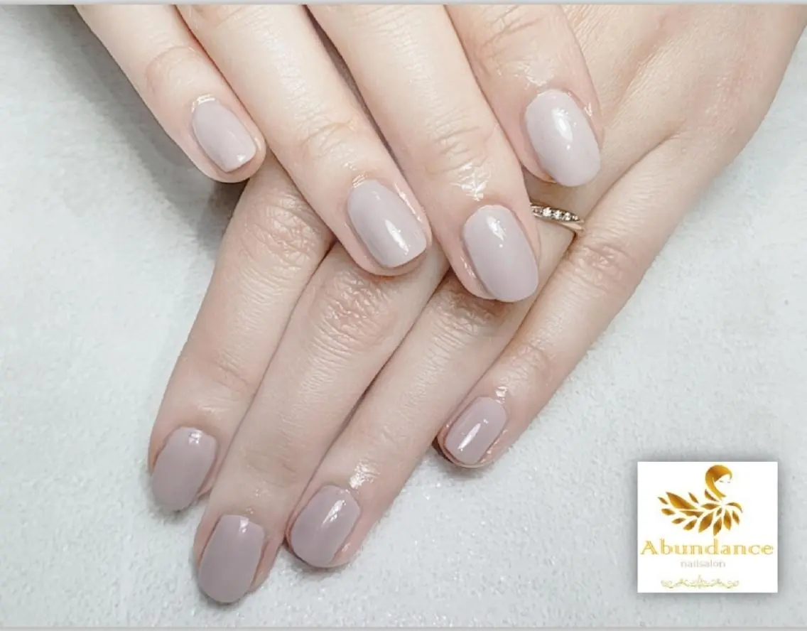 大人シンプルに💅ワンカラーの写真
