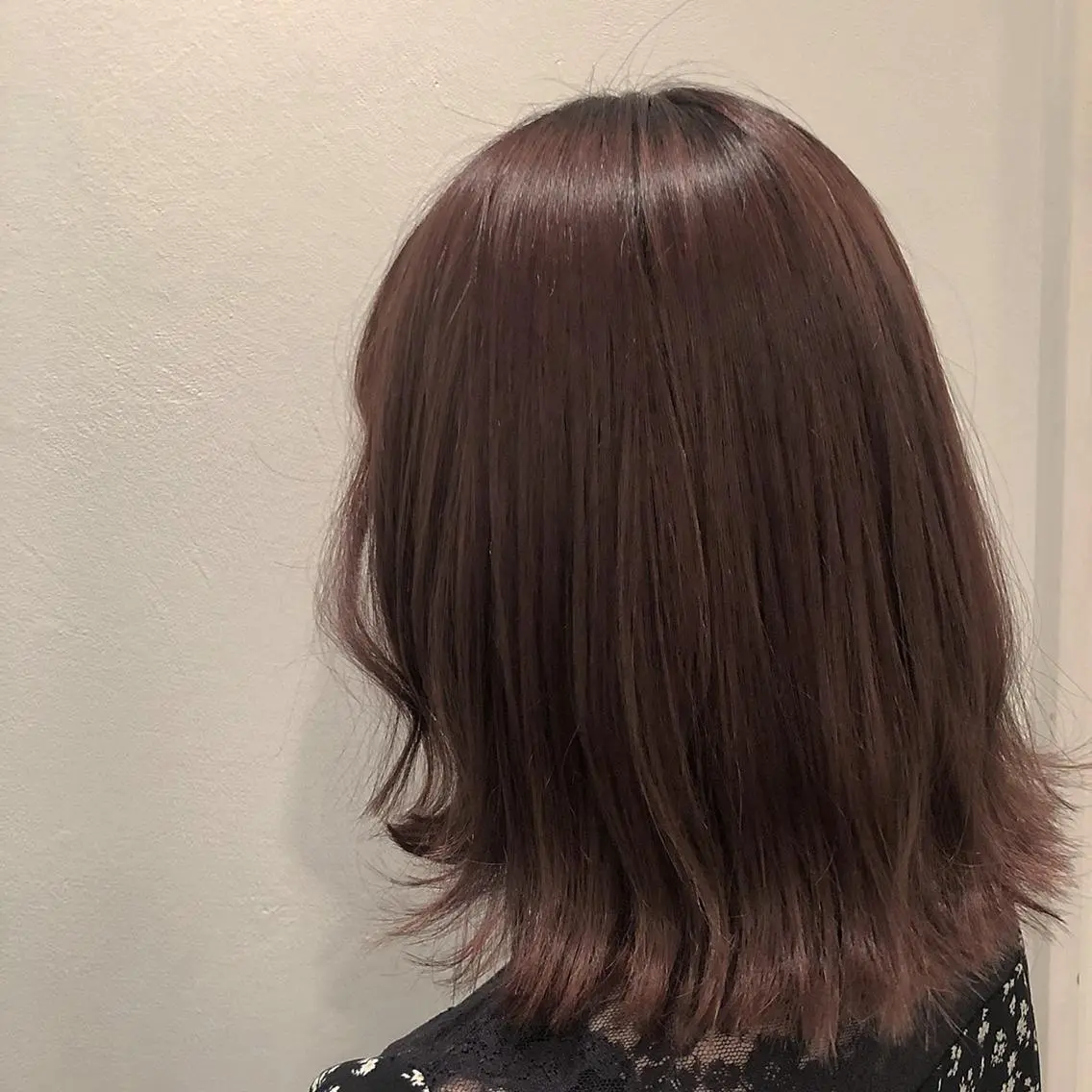 ミディアム カラー 安澤 彩奈のヘアスタイル