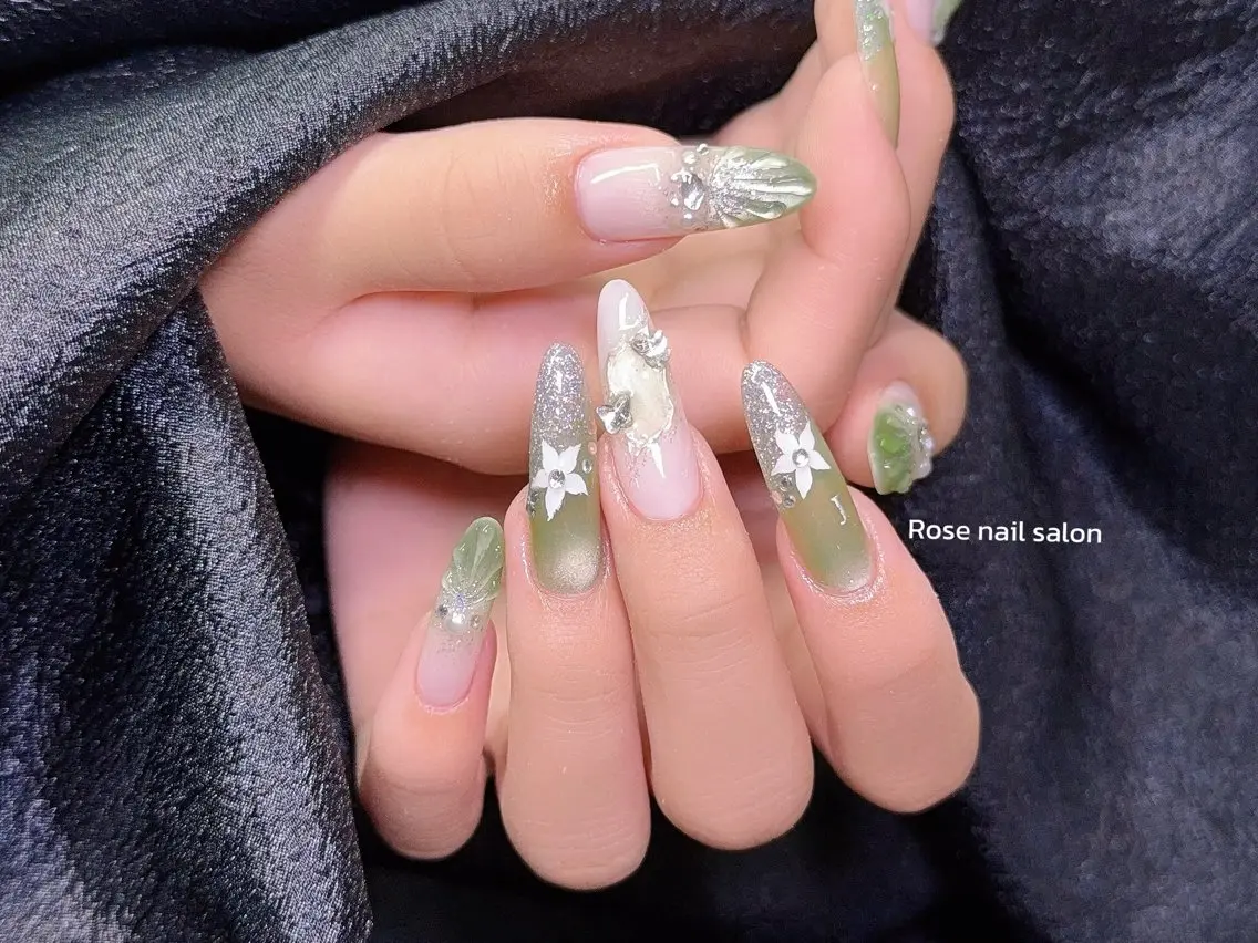 ネイル ハンドネイル Rose nail💅のネイルデザイン