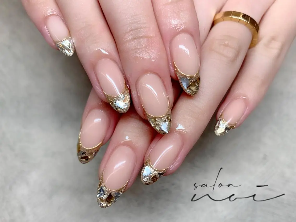 ネイル フレンチネイル ガラスフレンチ ハンドネイル salon noiのネイルデザイン