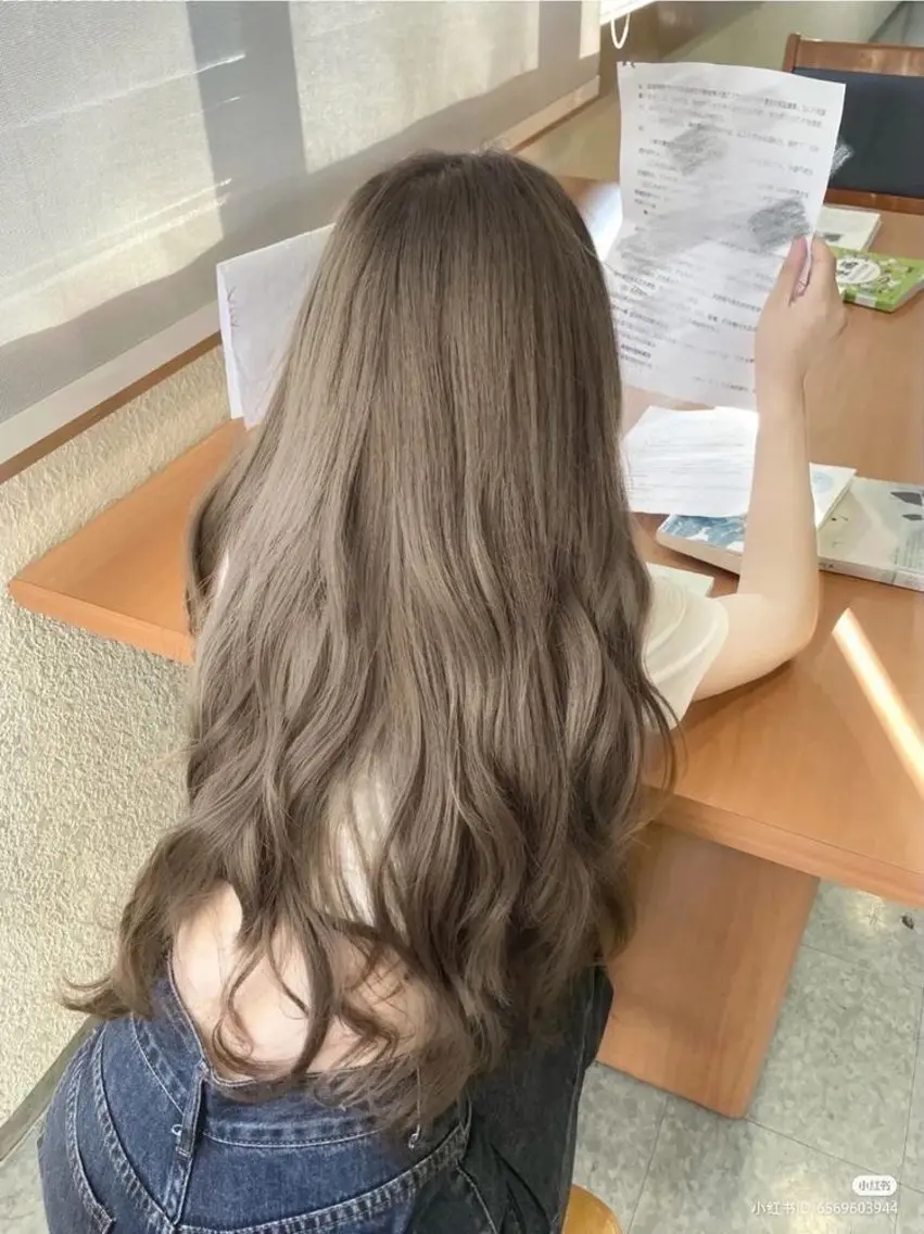 ロング カット ヘアカラー 透明感ベージュ×レイ ヤーカット🎀セナのヘアスタイル