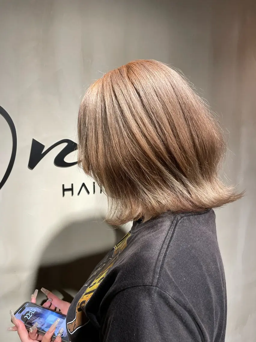 ショート カラー 艶感/レイヤーカット 🌐Taketoのヘアスタイル