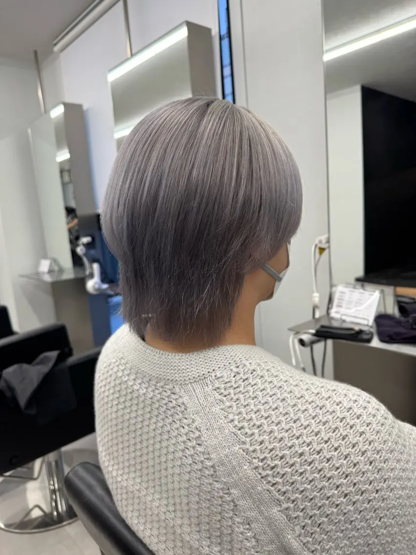 カラー メンズ メンズブリーチ ブリーチ シルバー ホワイトシルバー カット ヘアカラー ベージュ/エクステ /職人/KENTAのヘアスタイル