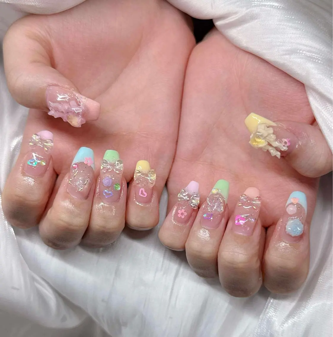 ネイル 長さ出し グラデーション 卒業式 キラキラネイル マグネットネイル ハンドネイル Lee Nailsのネイルデザイン