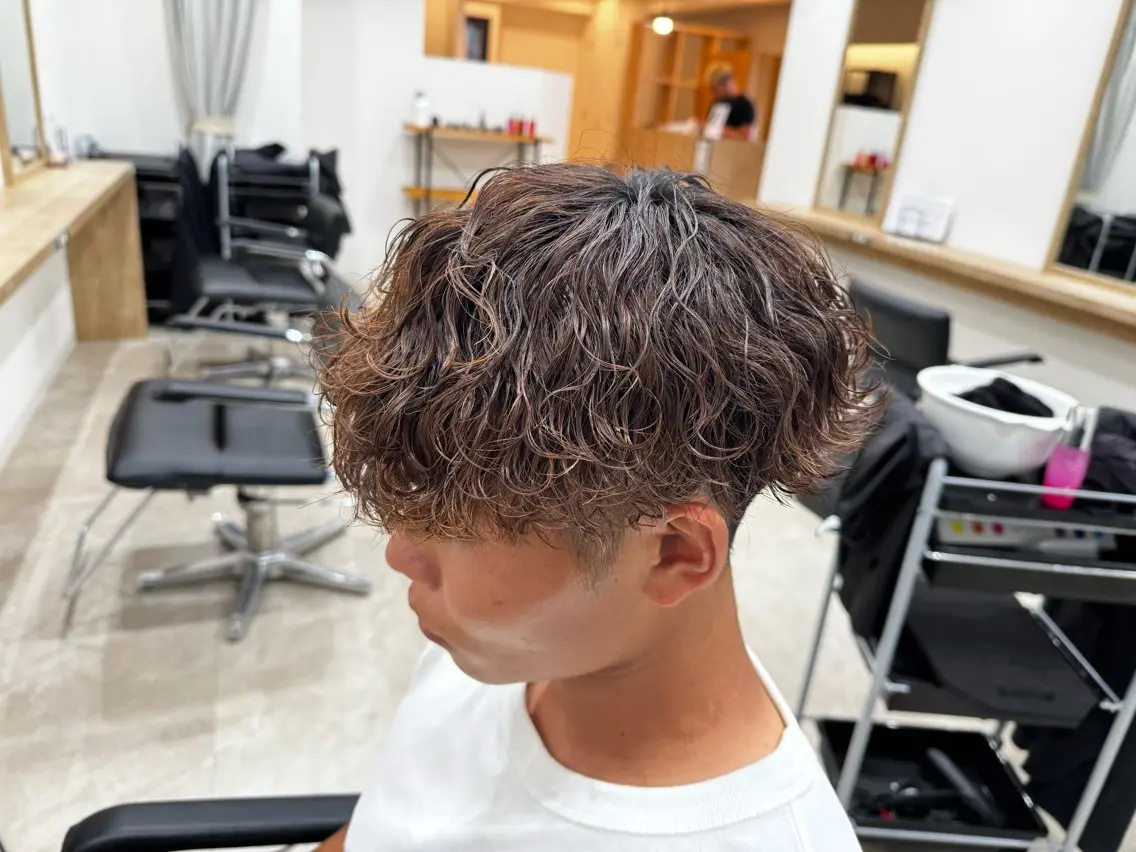 ミディアム カット パーマ ✨波巻き／気流れ✨ パーマ専門ひびき💥のヘアスタイル