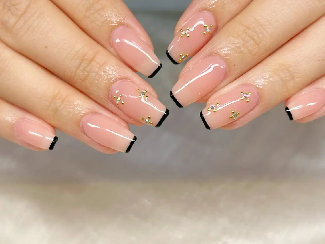ネイル アートネイル チークネイル 成人式 入学式 長さ出し ハンドネイル Lino Nailのネイルデザイン