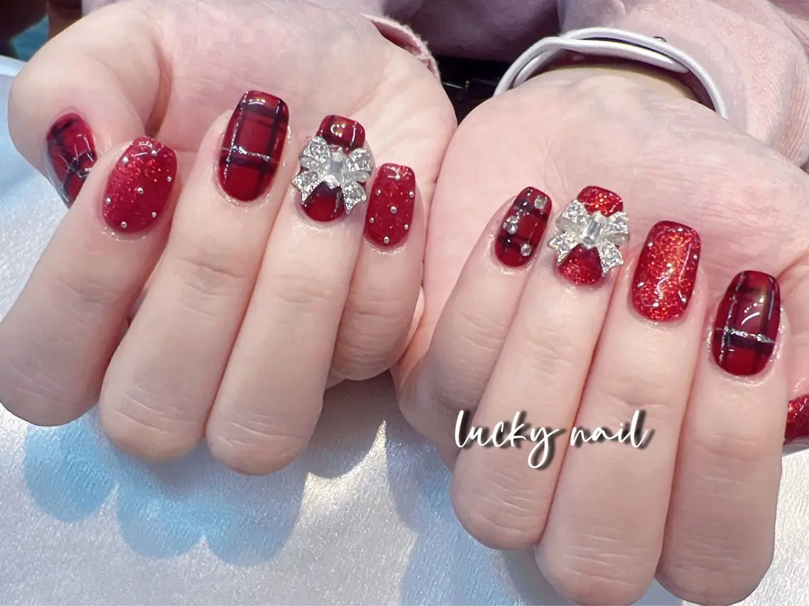 ネイル チークネイル 長さ出し ジェルネイル マグネットネイル 持ち込み Lucky nail  小林和希のネイルデザイン