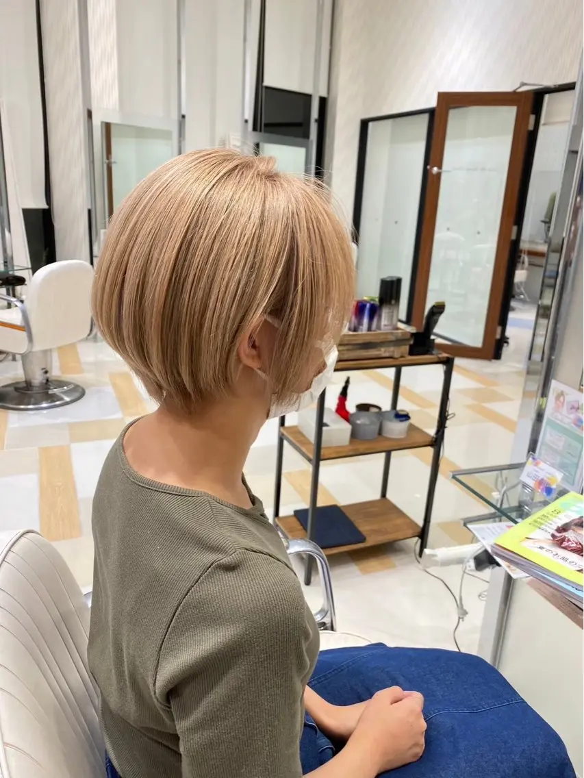 ショート ショートヘア 🌷艶髪カラー / メイ🪄︎︎✨のヘアスタイル