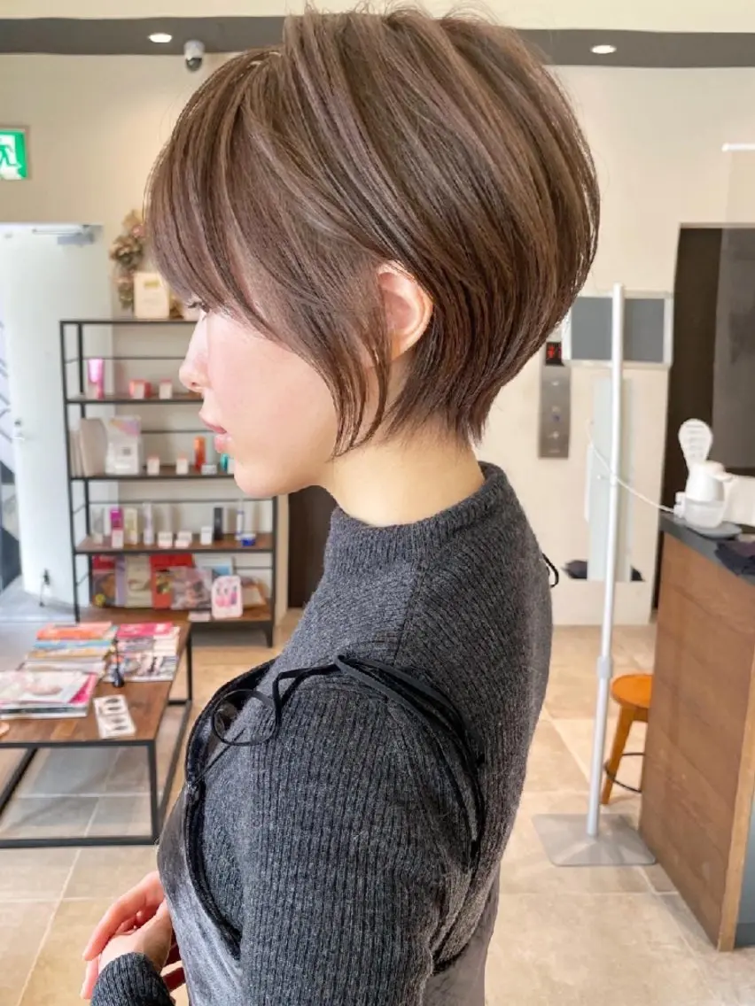 ショート カット ヘアカラー 山嵜 菜織のヘアスタイル