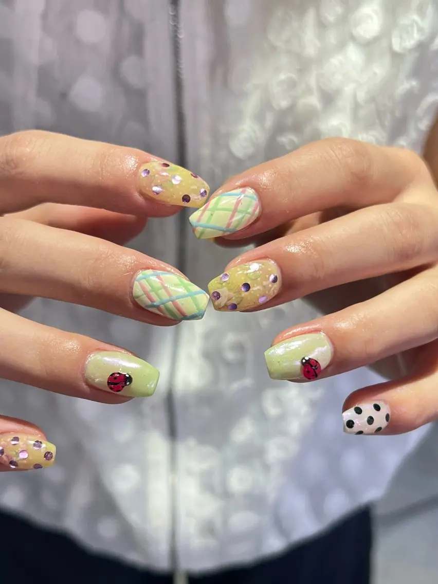 ネイル ハンドネイル Hata nail 🎀個性派ニュアンスのネイルデザイン