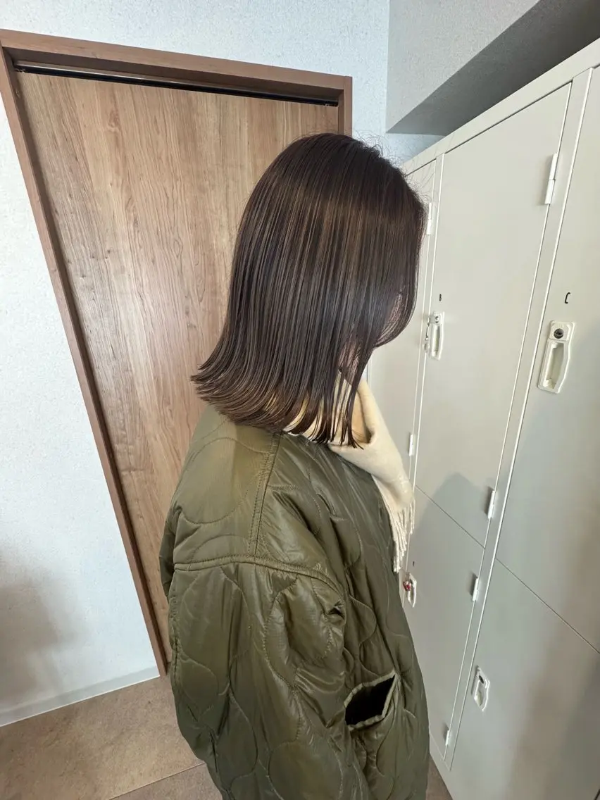 ミディアム カラー NATSUKA 403号室のヘアスタイル