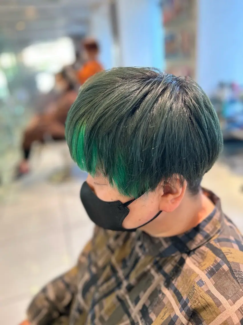 ショート カラー ブリーチ ヘアカラー トリートメント 小沼 正悟のヘアスタイル