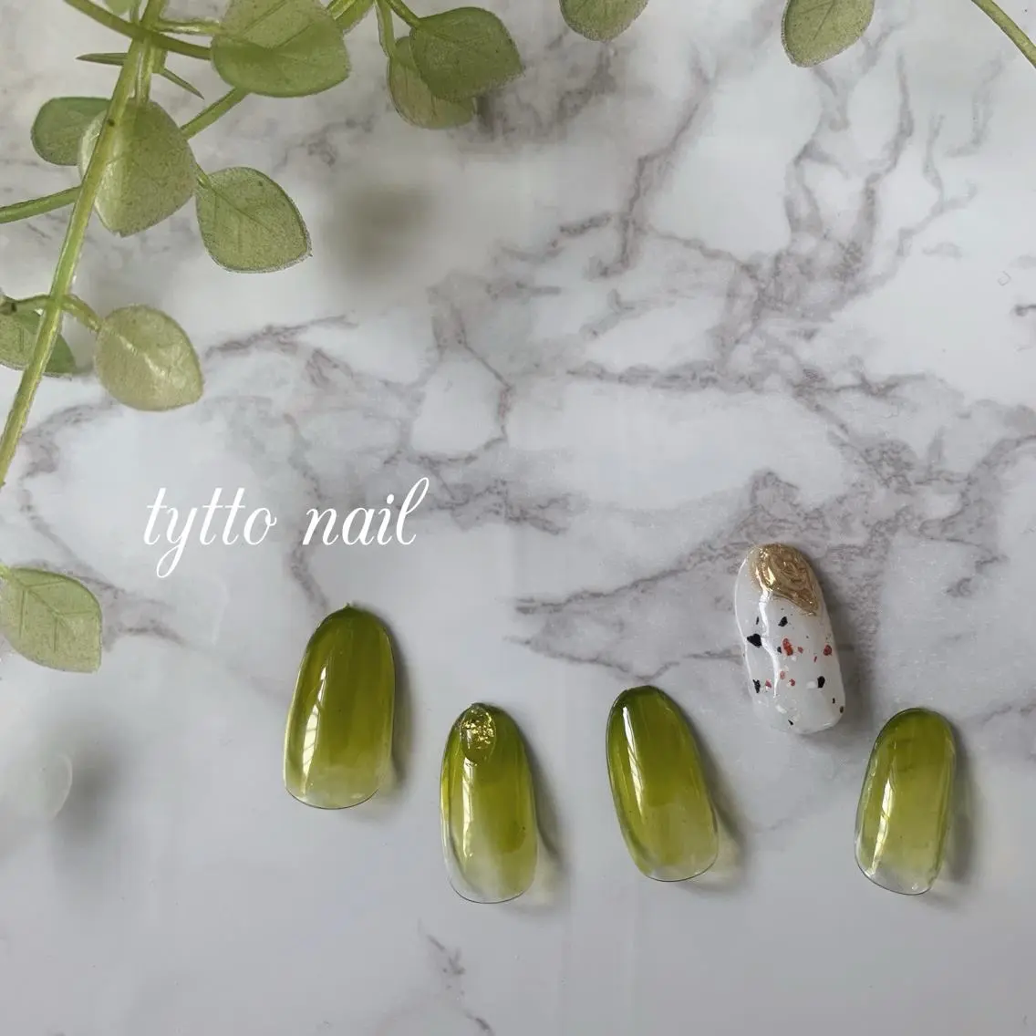 ネイル グリーン ミラーネイル ニュアンスネイル ハンドネイル tytto nail ❤︎‪‪eri‪‪のネイルデザイン