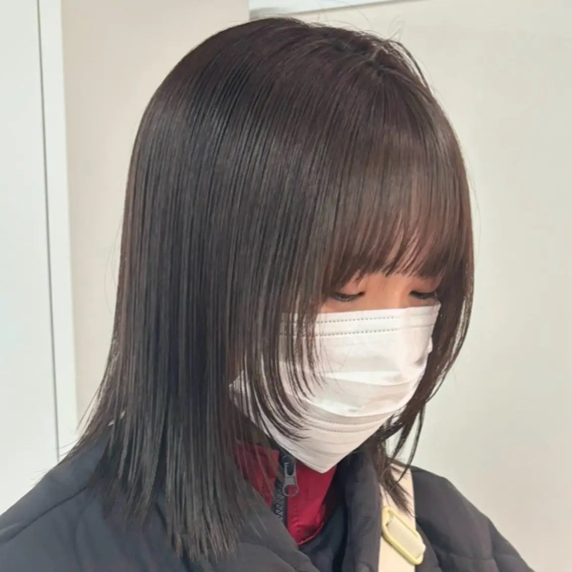 ミディアム カラー レイヤーカット ネヅ カオルのヘアスタイル