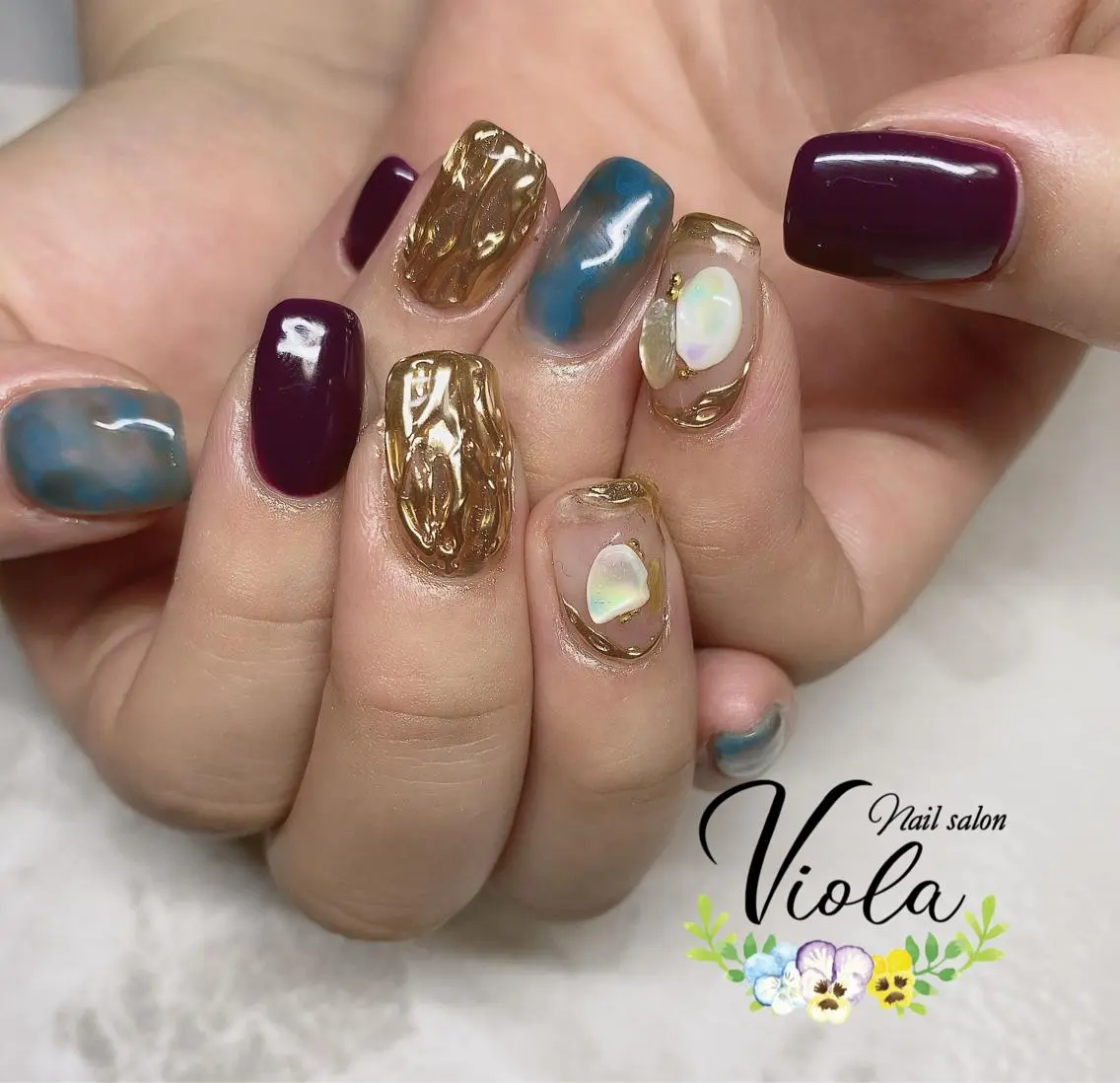 ネイル ブルー ミラーネイル ニュアンスネイル パープル ハンドネイル ネイルサロン Violaのネイルデザイン