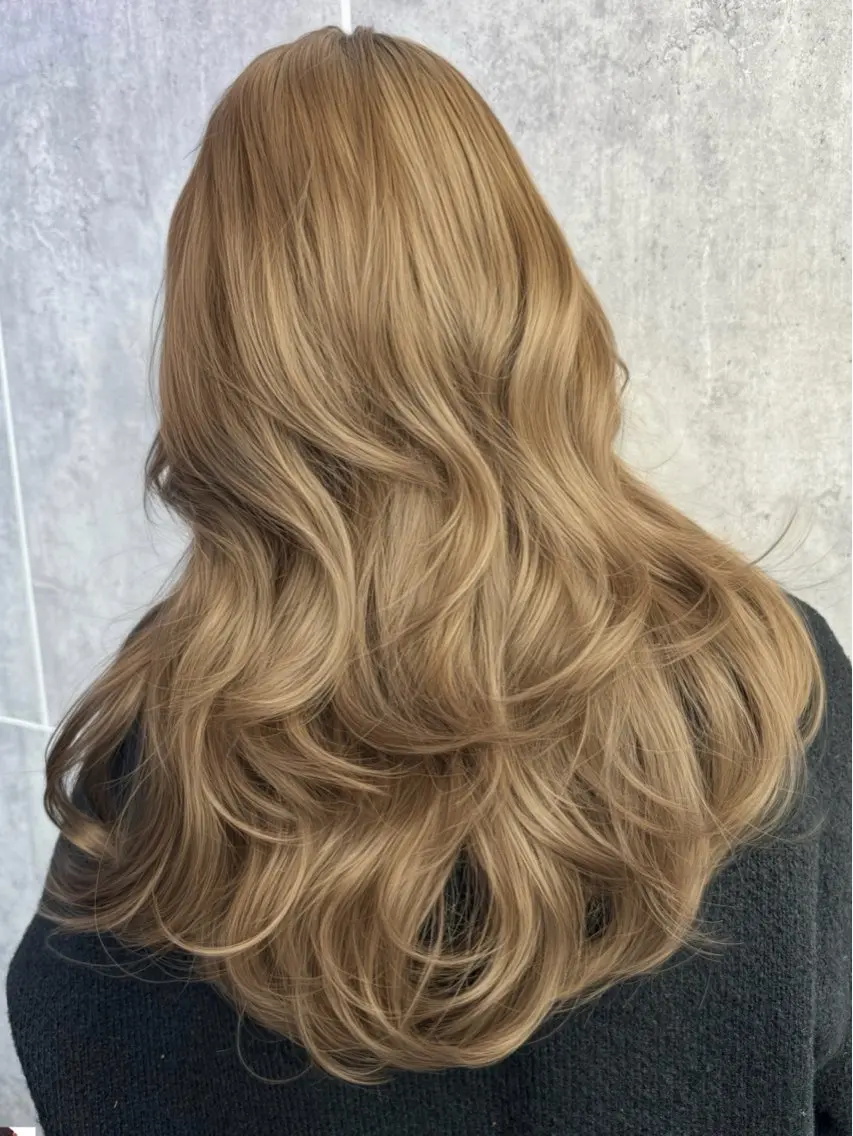 ミディアム カラー カット ヘアカラー トリートメント 顔まわりの神様✨ 透明感カラー藤嶋秀幸のヘアスタイル