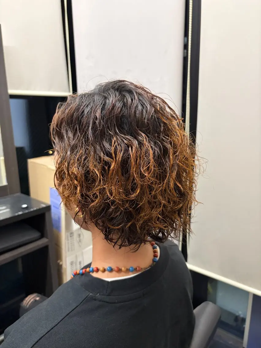 パーマ メンズ メンズブリーチ パーマ 亀田 稜太のヘアスタイル