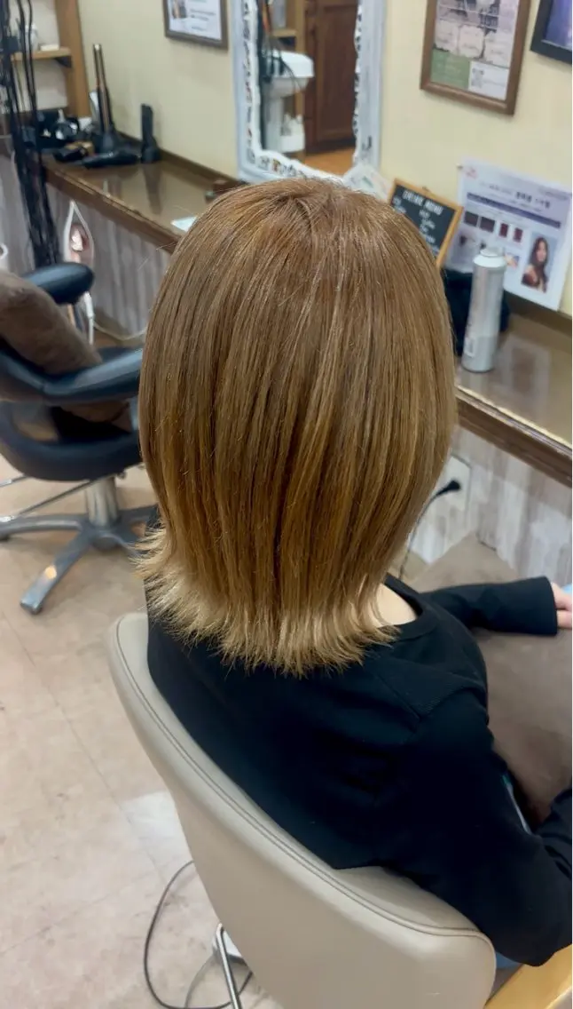 カラー ヘアカラー 土井 萌花のヘアスタイル