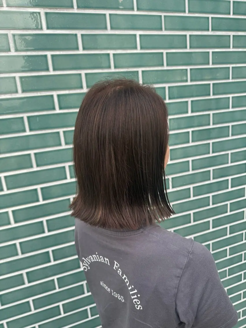 カラー グレージュ 岩永 向日葵のヘアスタイル