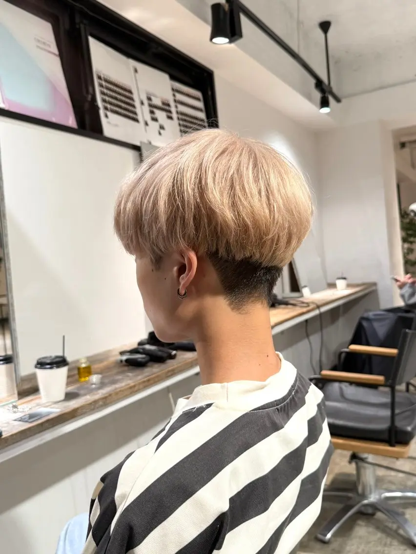 カラー メンズ メンズブリーチ メンズハイトーン メンズパーマ ベージュカラー ブリーチ カット ヘアカラー トリートメント 骨格補正施術/メンズ 専門美容師/YUYAのヘアスタイル