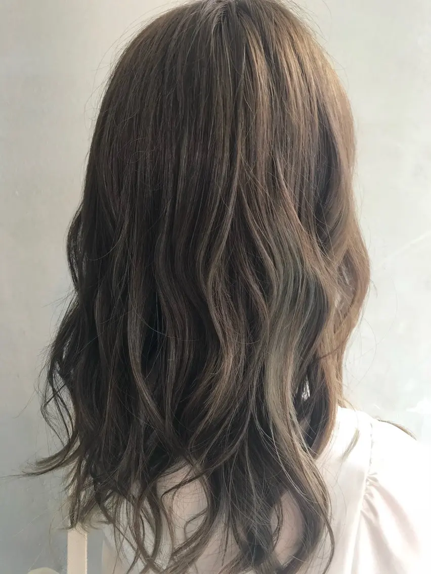 カラー Renai Sakiのヘアスタイル