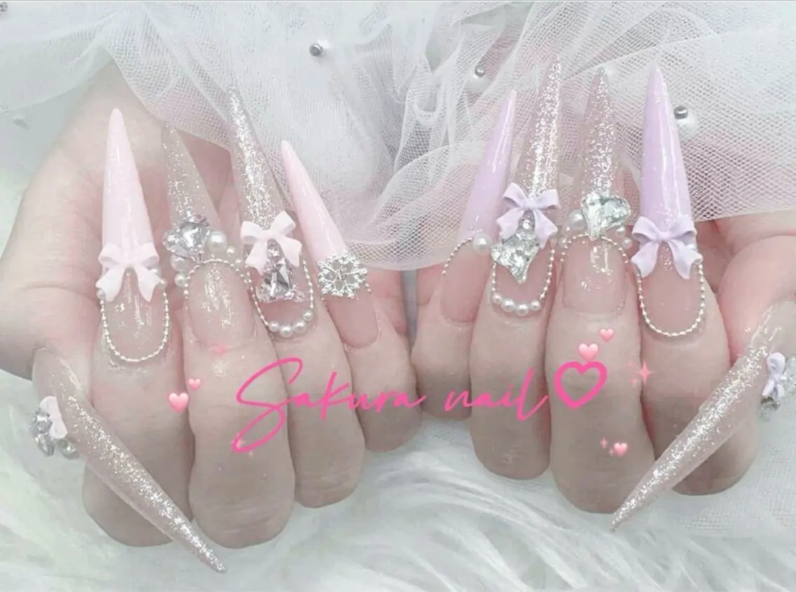 ネイル オーロラネイル クリアネイル フレンチネイル ジェルネイル ガーリー ハンドネイル Sakura Nail Salonのネイルデザイン