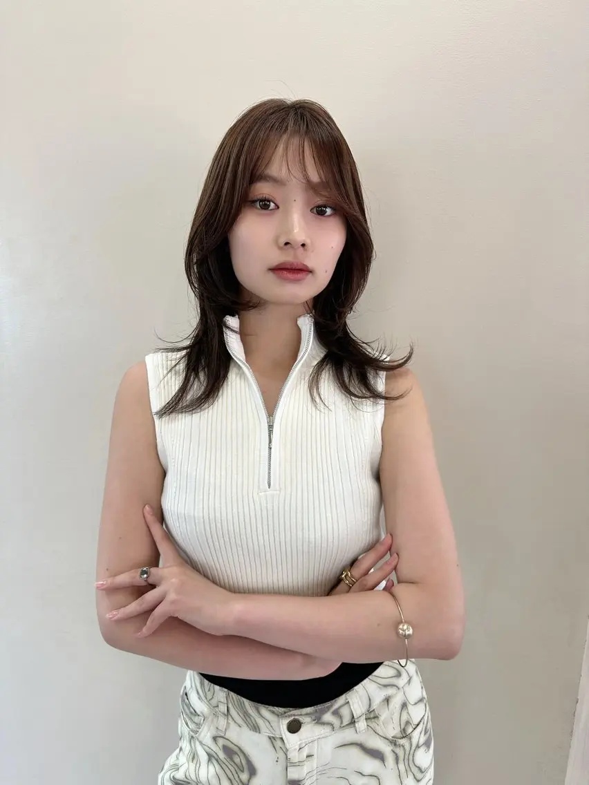 ミディアム 鎌倉 彩のヘアスタイル
