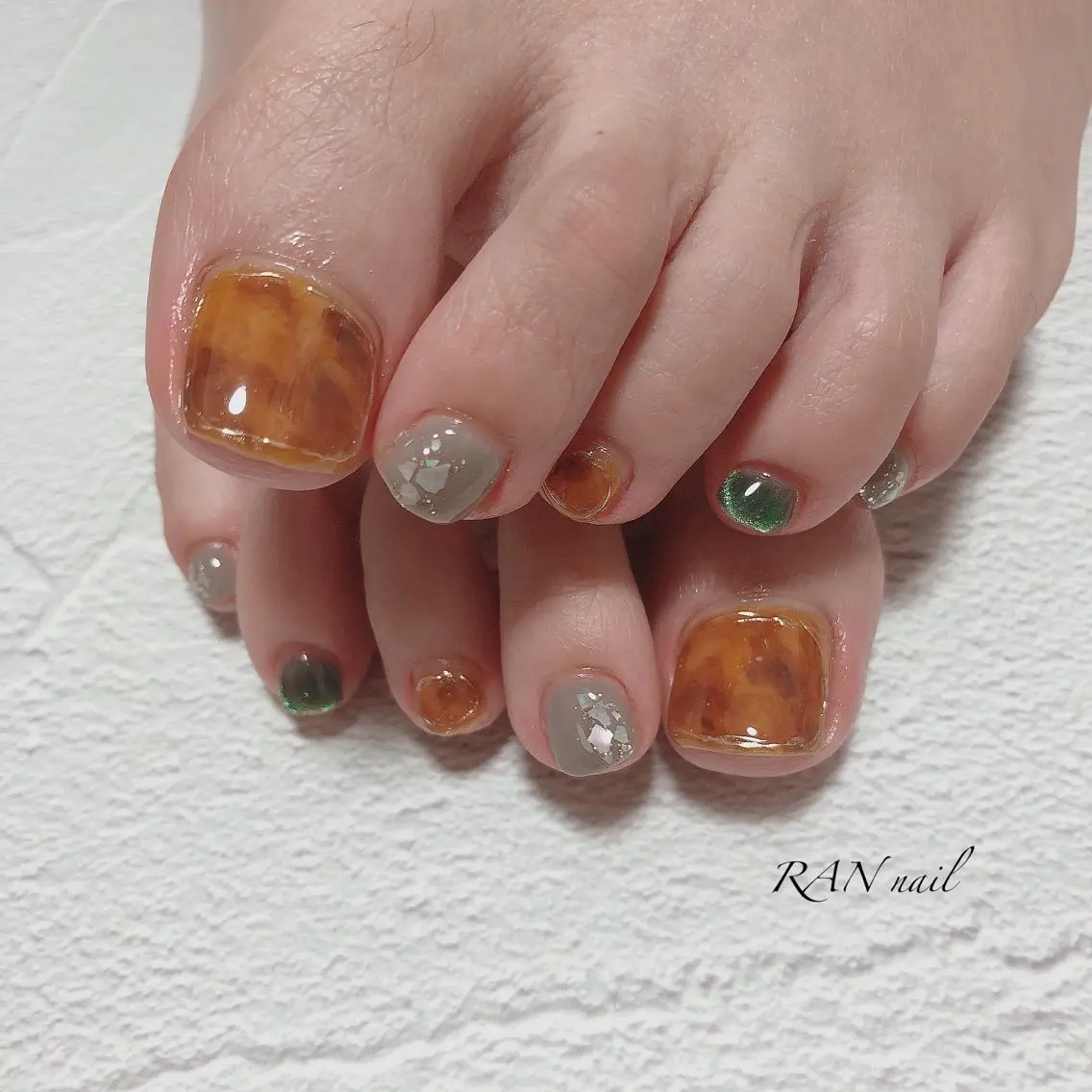 ネイル べっ甲ネイル ニュアンスネイル ハンドネイル フットネイル RAN nailのネイルデザイン
