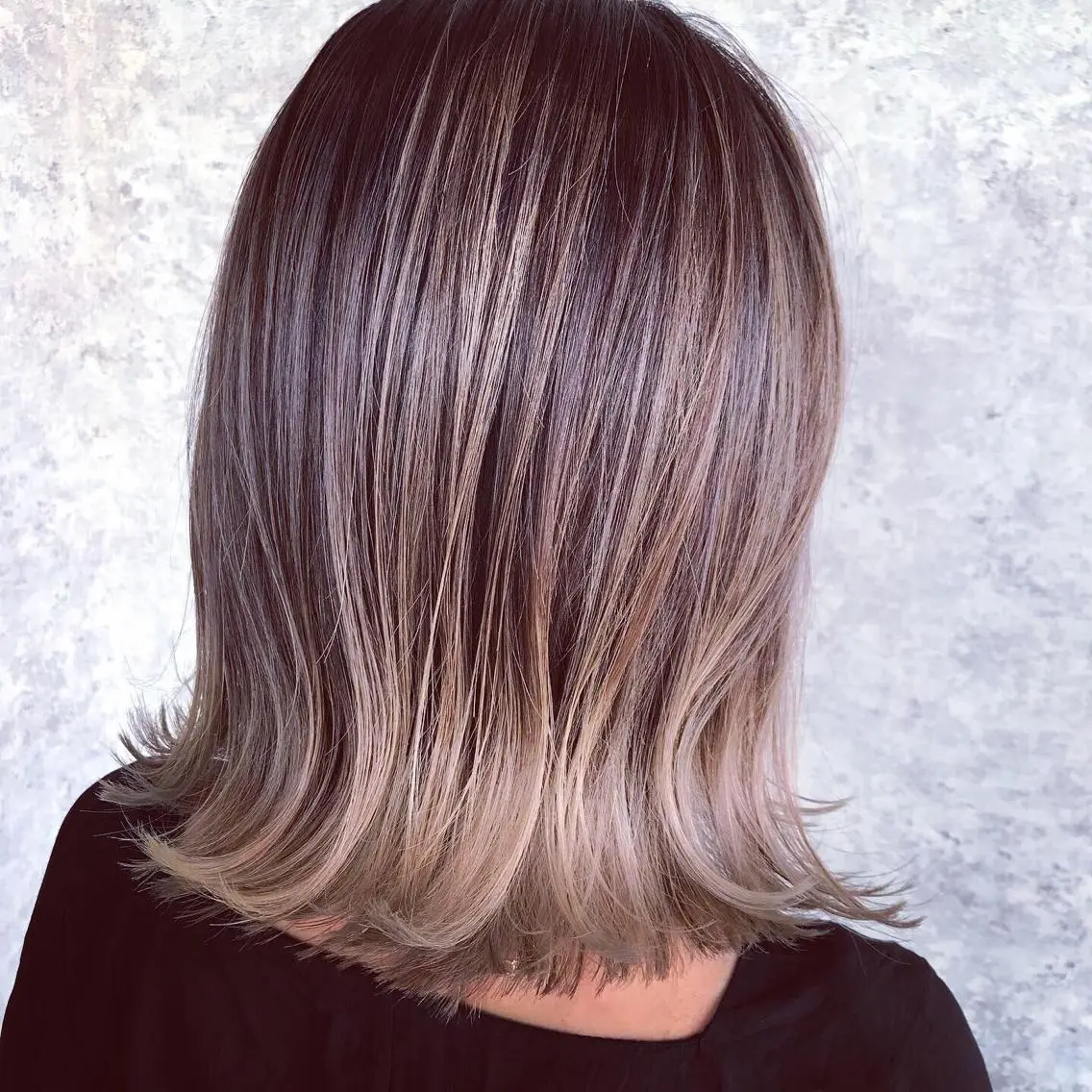 ミディアム カラー ヘアアレンジ ネイル バレイヤージュ ベージュカラー ピンクカラー ピンクベージュ ボブ ヘアカラー トリートメント 髪質改善🩶 美髪矯正オガタのヘアスタイル