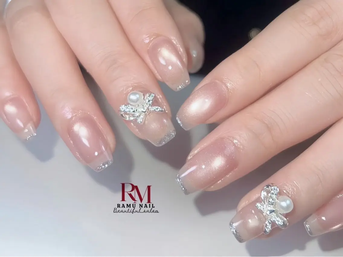 ネイル キラキラネイル マグネットネイル ミラーネイル ワンホンネイル 冬ネイル ハンドネイル RAMU Nail 恵比寿店のネイルデザイン